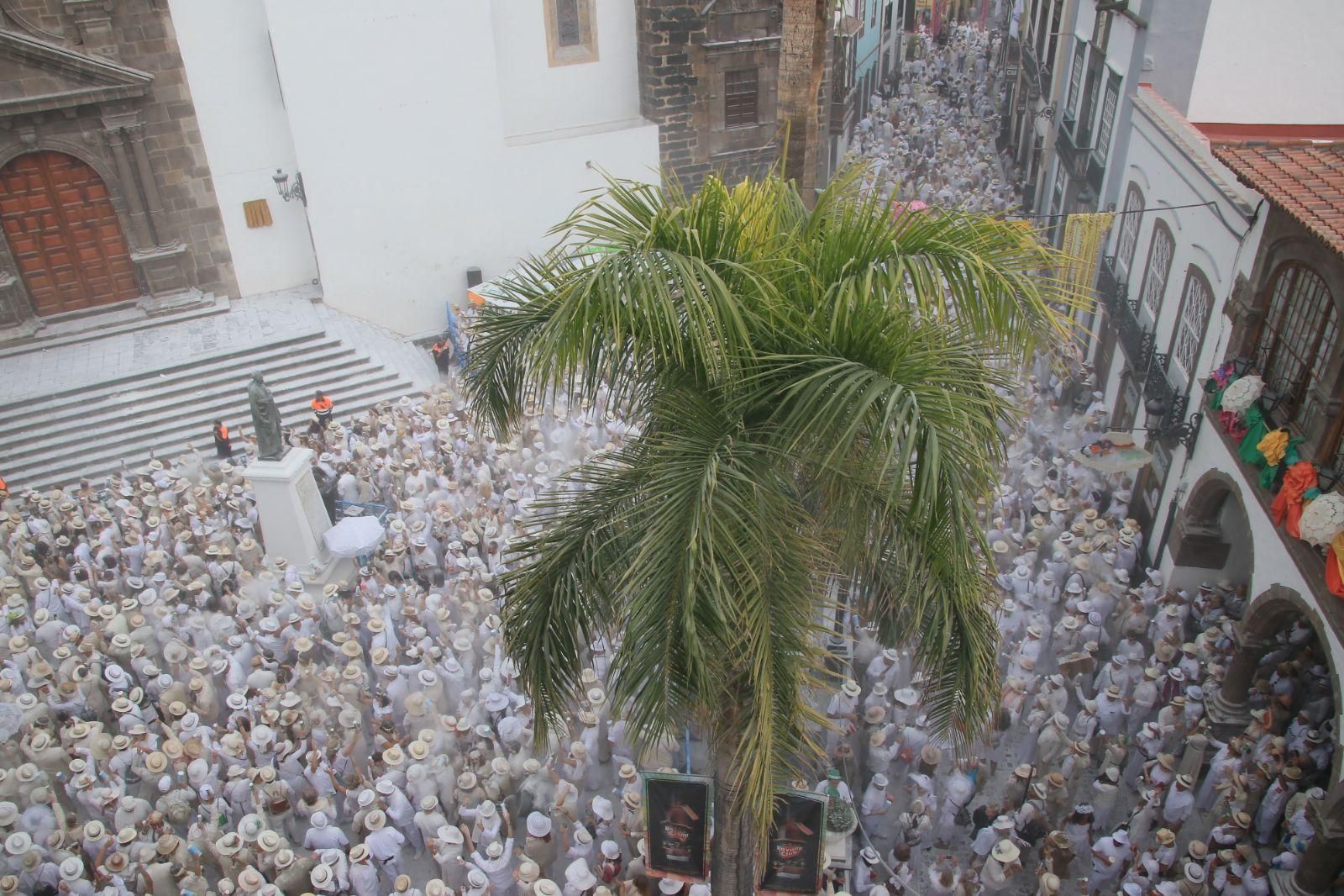 Marea blanca en la Plaza de España.