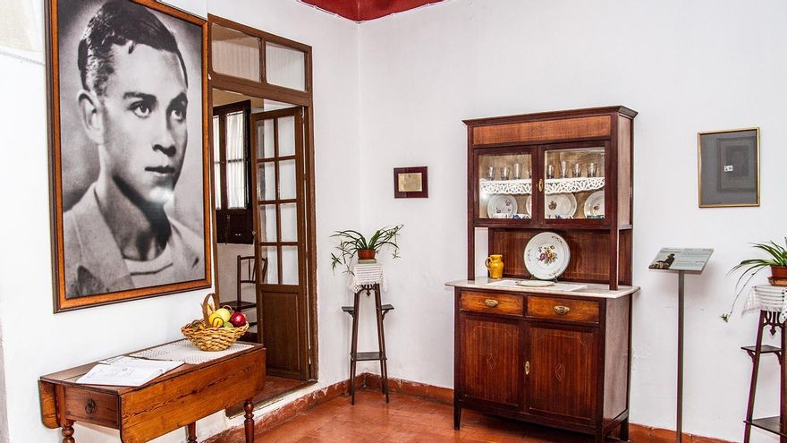 Una visita a la Casa Museo Miguel Hernández en el 80 aniversario de su muerte