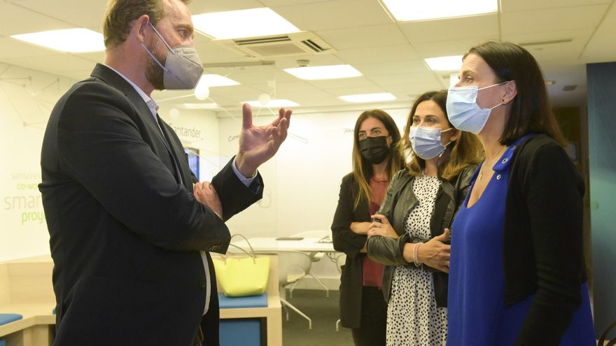 La alcaldesa con el secretario de Estado de Turismo