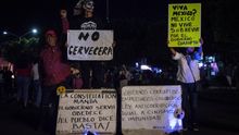 Protesta contra la construcción de la fábrica de Constellation Brands.