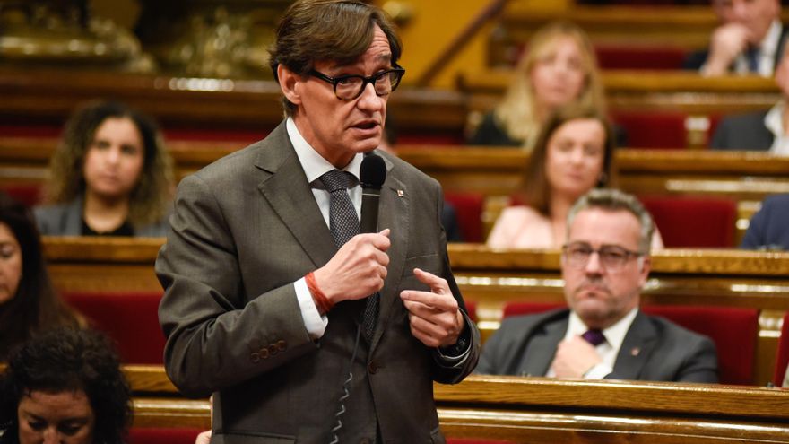 El presidente de la Generalitat, Salvador Illa, en el pleno de la Cámara catalana, a 30 de octubre de 2024, en Barcelona (Catalunya)