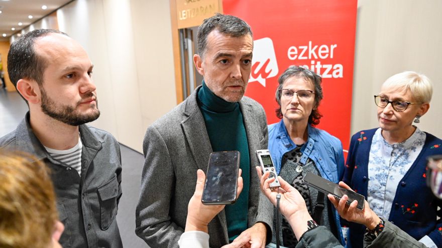 Iñigo Martínez Zatón renuncia a liderar IU en Euskadi tras años de "tensiones internas, luchas de poder e imposiciones"
