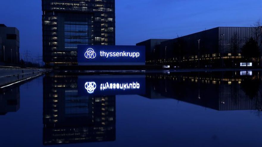El gigante de la metalurgia alemana ThyssenKrupp abre sus puertas al dinero de Merkel