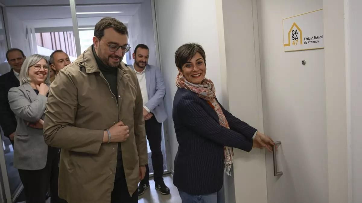 Adrián Barbón desmintió a las declaraciones de fuentes del Miteco durante la visita de la ministra de Vivienda y Agenda Urbana, Isabel Roríguez, a Asturias.
