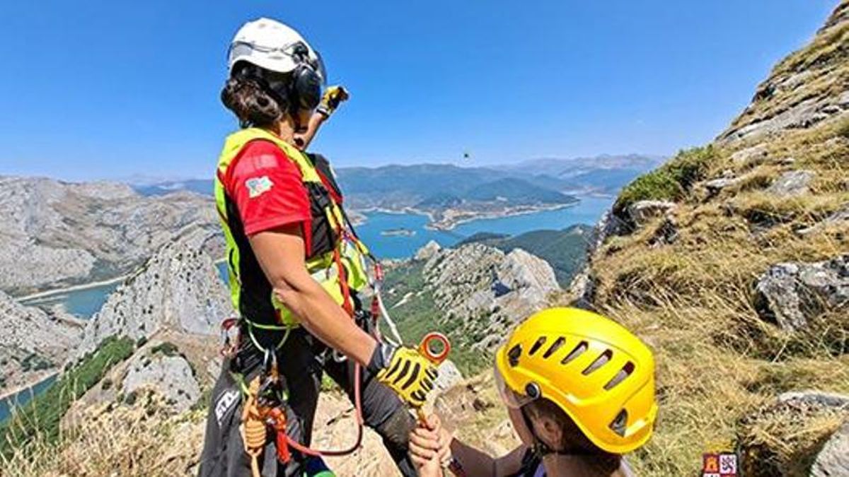 Rescatada en helicóptero una senderista herida cerca de la cima del pico Gilbo, en Riaño