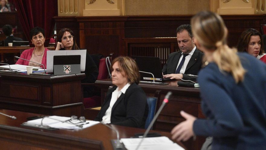 PP y Vox eximen a los funcionarios de acreditar durante cuatro años el catalán en Balears: "Este es solo el comienzo"