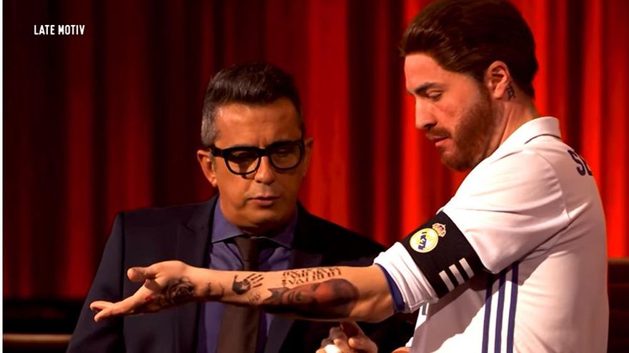'Sergio Ramos' debuta con Buenafuente para explicar qué significan sus tatuajes