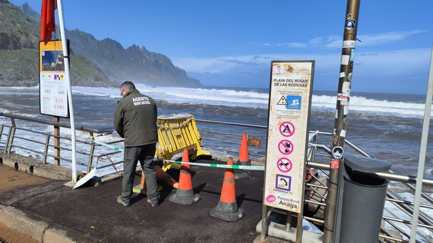 Imagen de una de las incidencias del temporal en Santa Cruz de Tenerife.