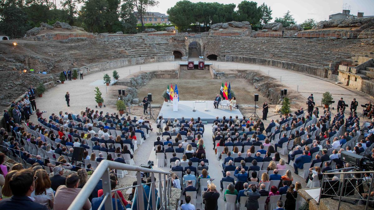 La toma de posesión de Guardiola en el Anfiteatro de Mérida costó 1.800 euros por minuto, desvela el PSOE