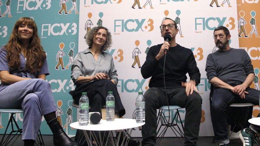 El cineasta Javier Marco lanza en Asturias un mensaje esperanzador en su película 'A la cara' donde aborda el odio en redes