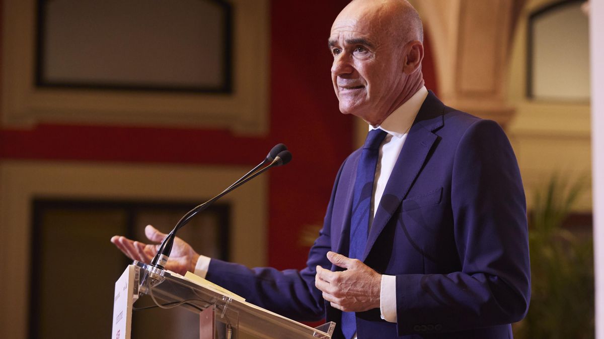El alcalde de Sevilla, Antonio Muñoz, durante el encuentro informativo de Europa Press Andalucía en la Fundación Cajasol.