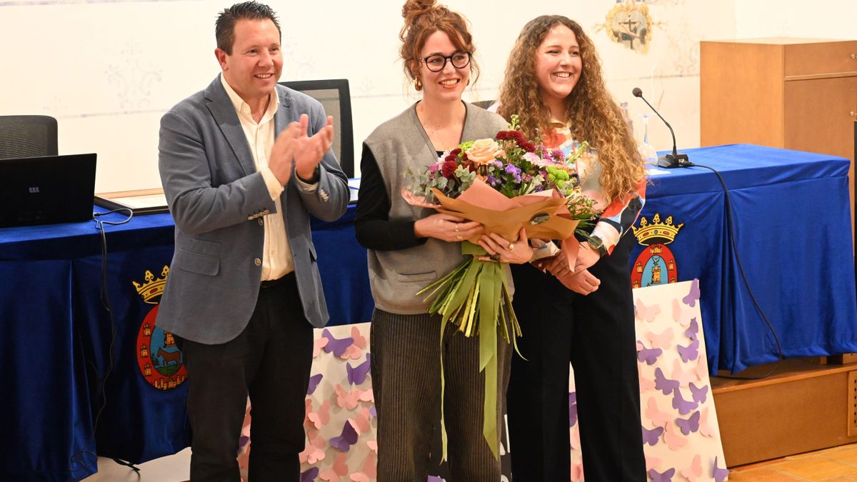 Mula celebra el acto institucional del 8M con un homenaje a Ilu Ros y la entrega del XXV Certamen “Imágenes de Mujer”