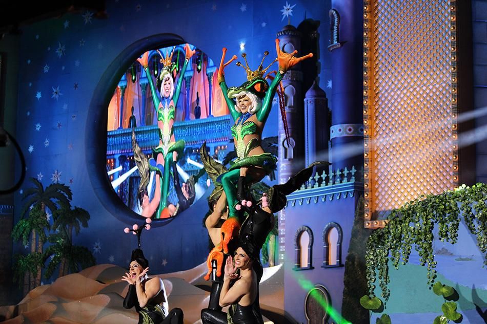 Drag Noa con el diseño 'Hey!! ¿Ni un besito siquiera? . (Cirenia Vico)