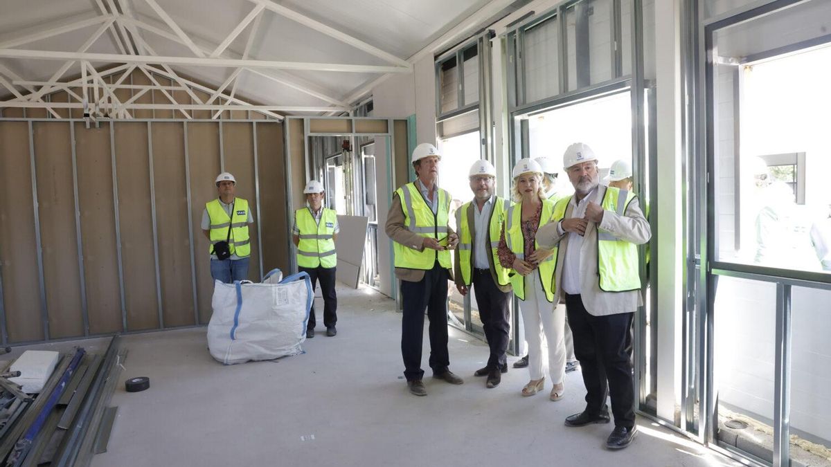 La delegada de Obras y el responsable de Políticas Sociales en el futuro centro