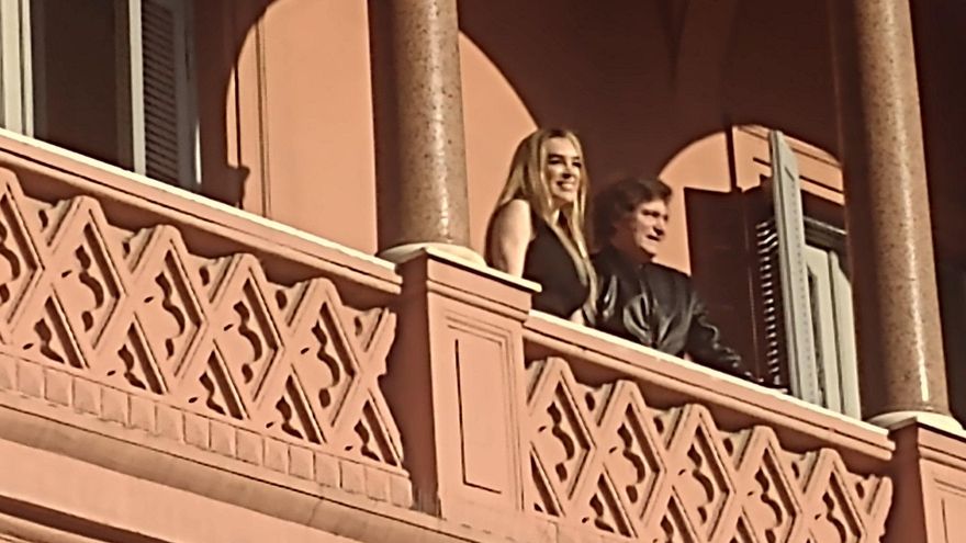 Finalmente Javier Milei se muda hoy a Olivos; antes, Fátima Flórez lo visitó en Casa Rosada