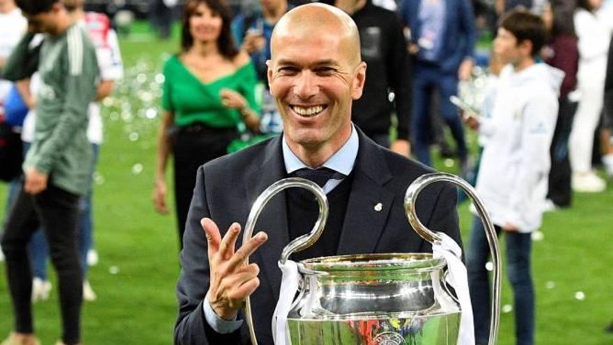 Una leyenda del Real Madrid deja por los suelos a Zinedine Zidane: "No hizo demasiado; lo mínimo"