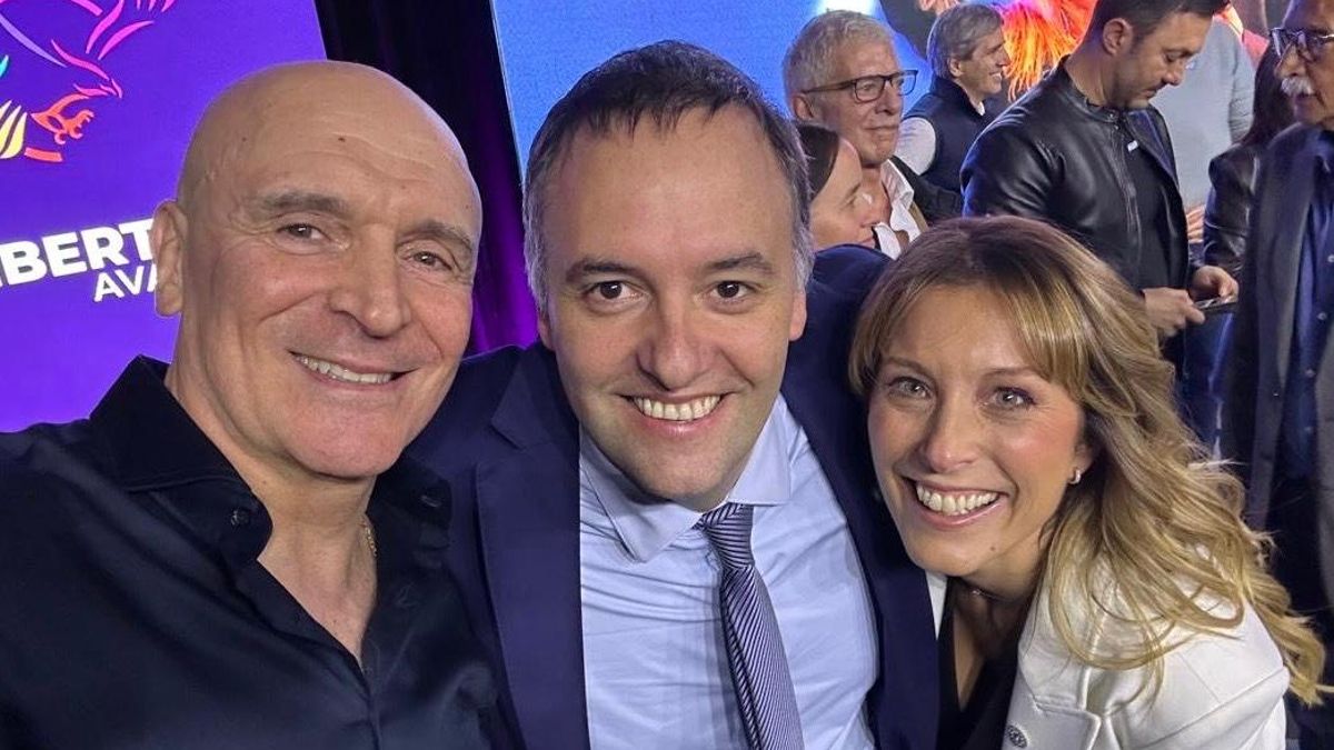 José Luis Espert, Manuel Adorni y Bettina Angeletti, baluartes electorales de La Libertad Avanza, el 18 de mayo de 2025