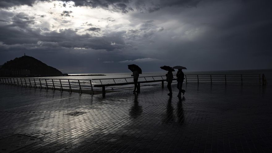 Tormentas, granizo y bajada de temperaturas: el tiempo del fin de semana con 11 comunidades en aviso amarillo