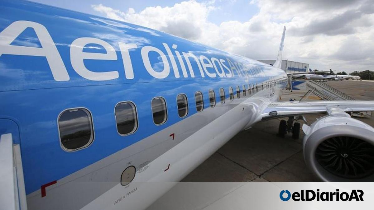 Va mucho más allá de las tarifas”: las empresas aéreas, en alerta por el  decreto que favorece a Aerolíneas Argentinas - elDiarioAR.com