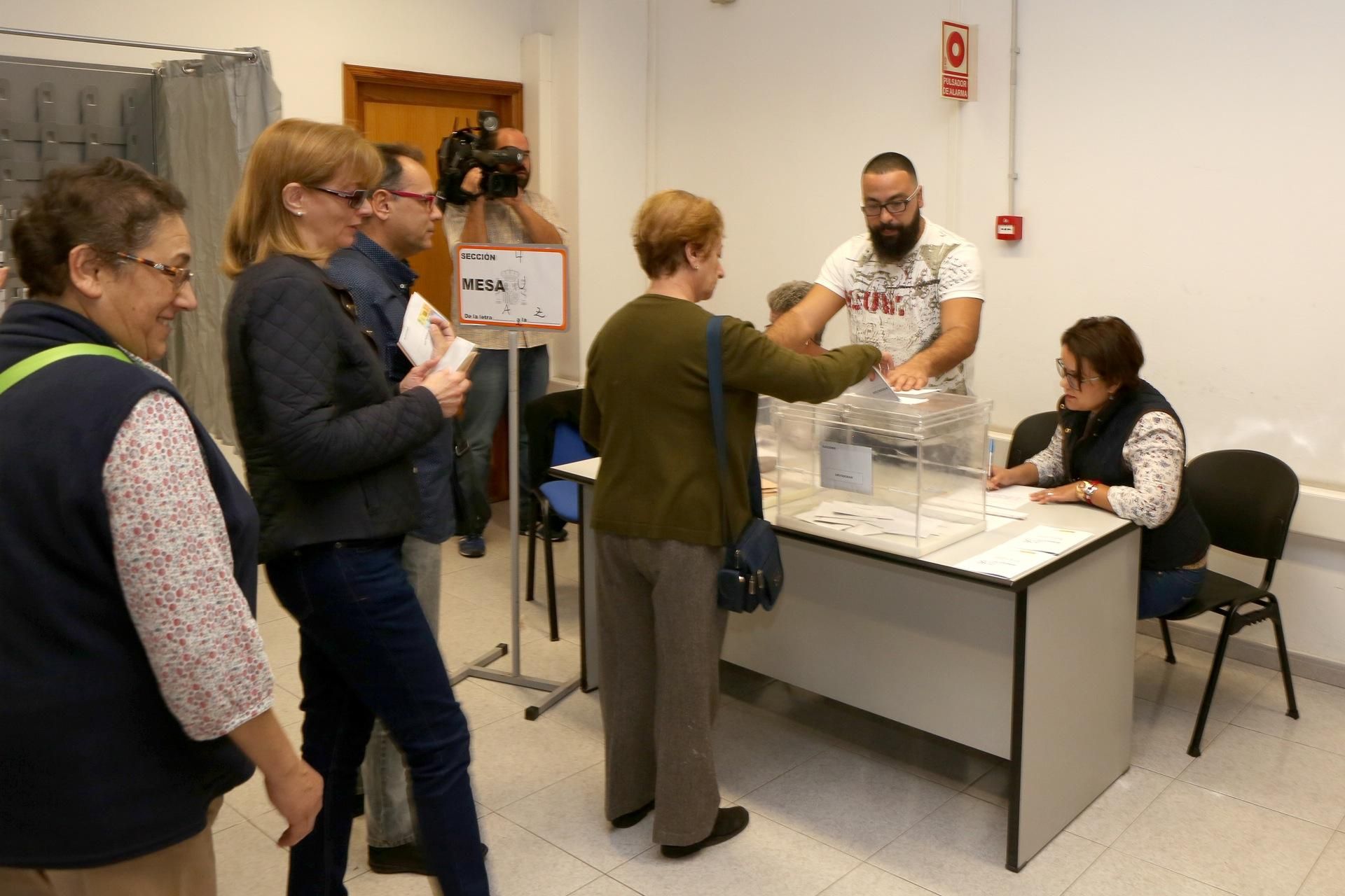 Jornada electoral en Canarias (Alejandro Ramos)