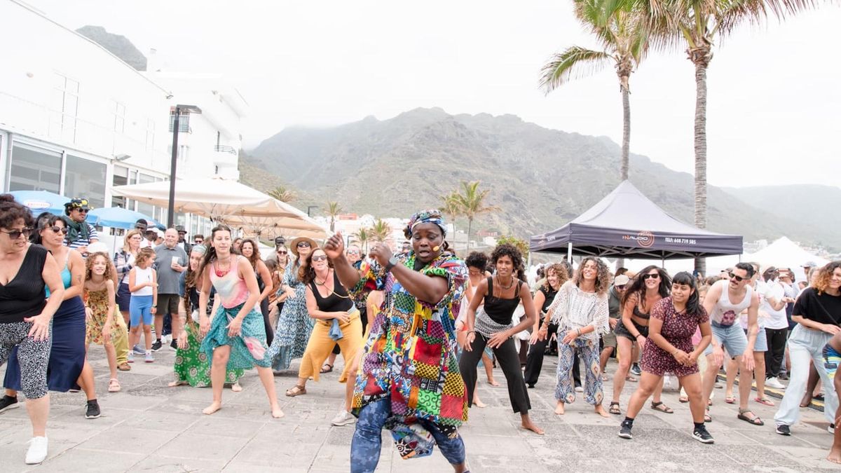 Danzas africanas en la Punta del Hidalgo.