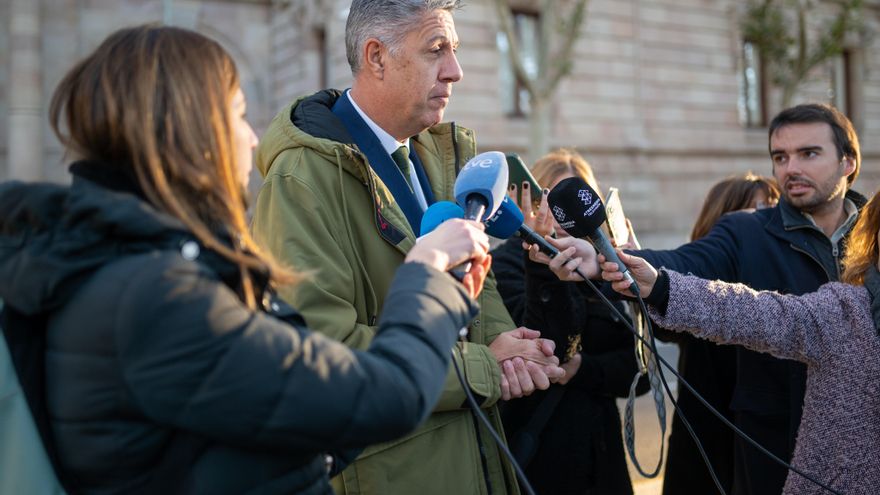 Las empresas de telefonía intentaron regularizar las antenas sin licencia que han llevado a Albiol a juicio