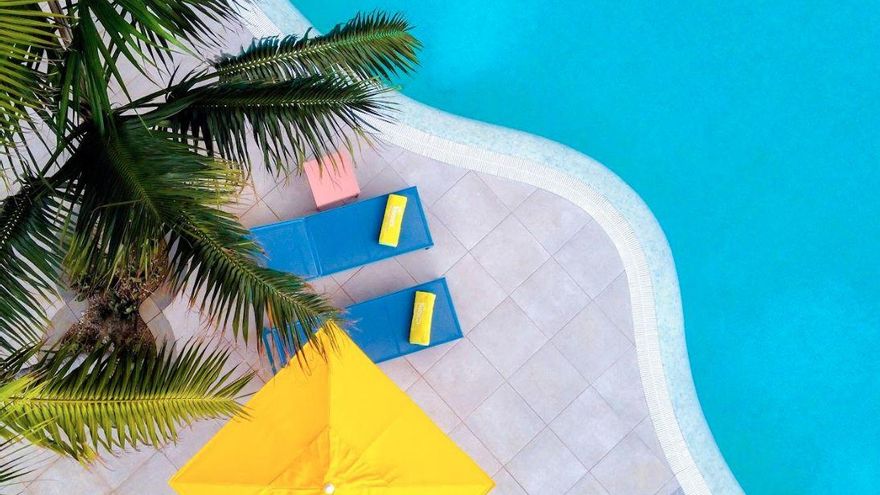 Piscina del Hotel Bitácora, en la que podrán relajarse las participantes del surf camp