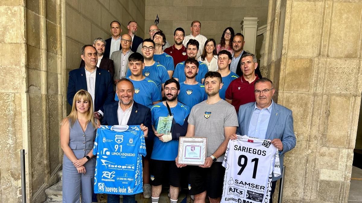 Recepciones institucionales en la Diputación y el Ayuntamiento al Balonmano Sariegos por su ascenso
