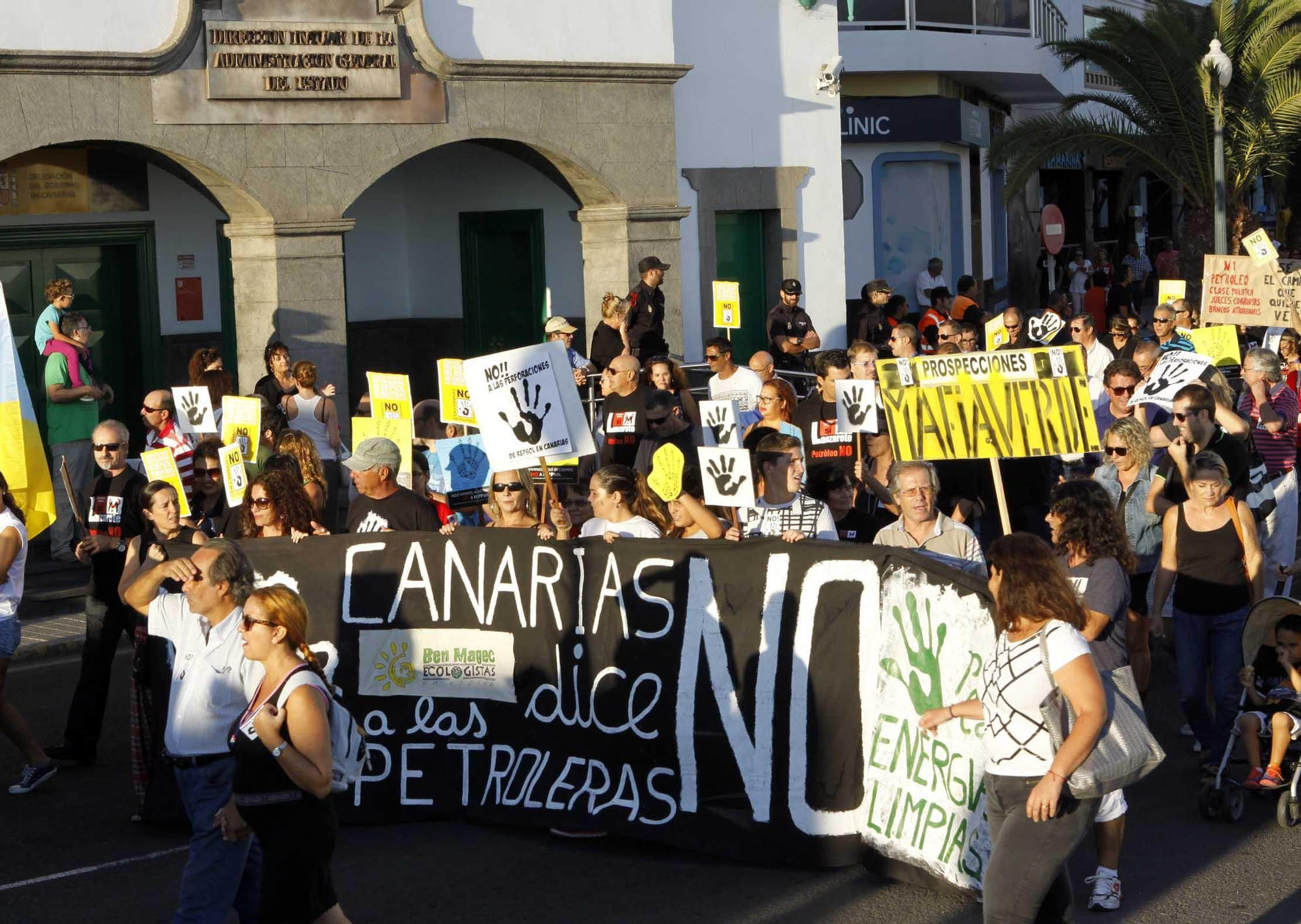 Manifestación contra las prospecciones en Arrecife.