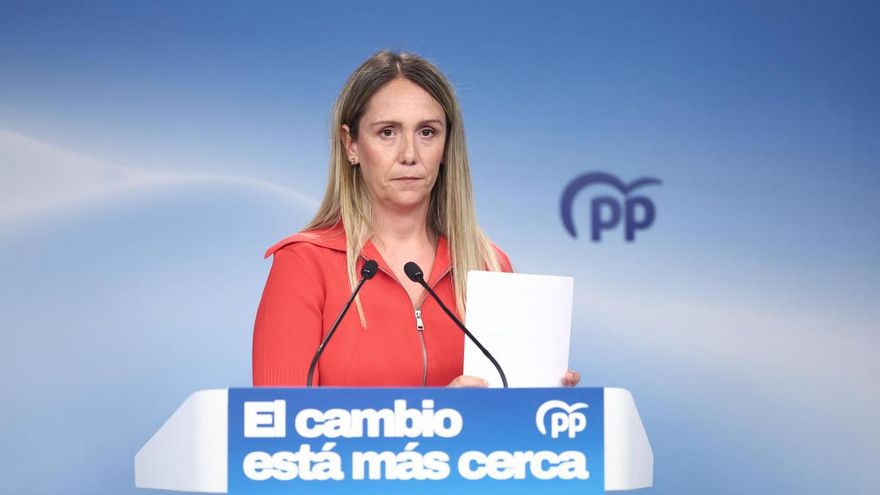 La vicesecretaria de Coordinación Sectorial del Partido Popular, Alma Ezcurra, durante una rueda de prensa.