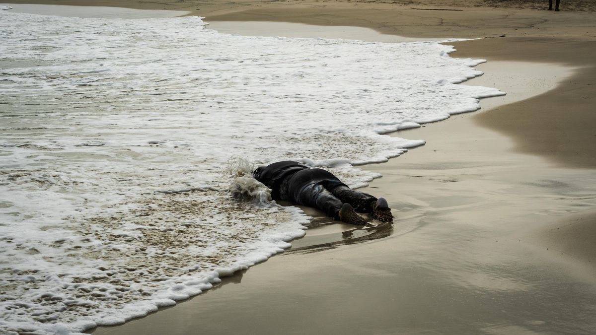 El 6 de marzo de 2025 apareció el cadáver de un migrante en la Platja de Llevant.