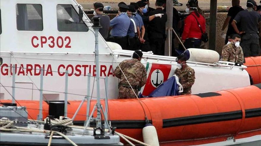Vuelca una embarcación con 250 inmigrantes cerca de Lampedusa