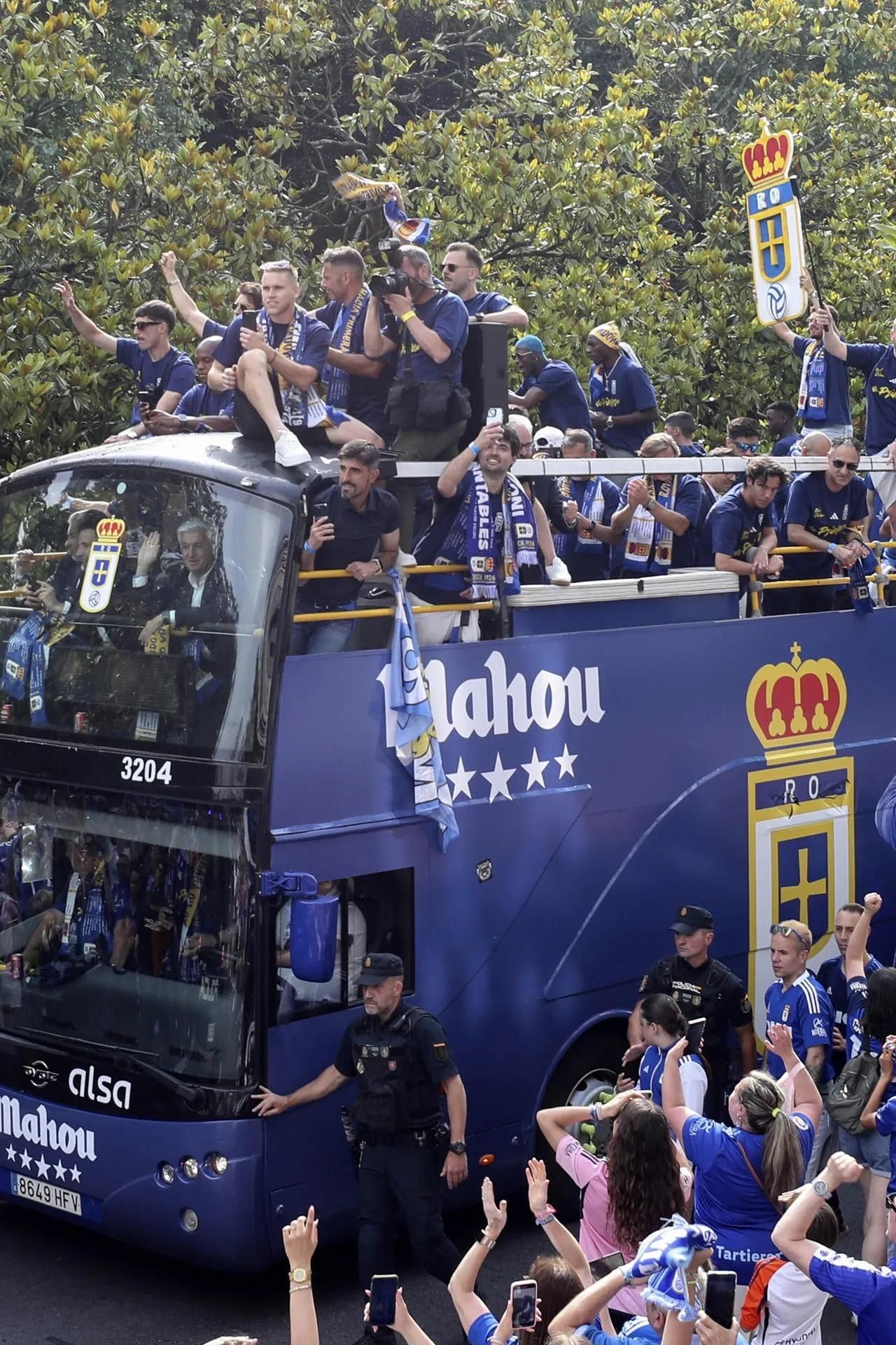 Celebración del ascenso del Real Oviedo a primera división, después de 24 temporadas.