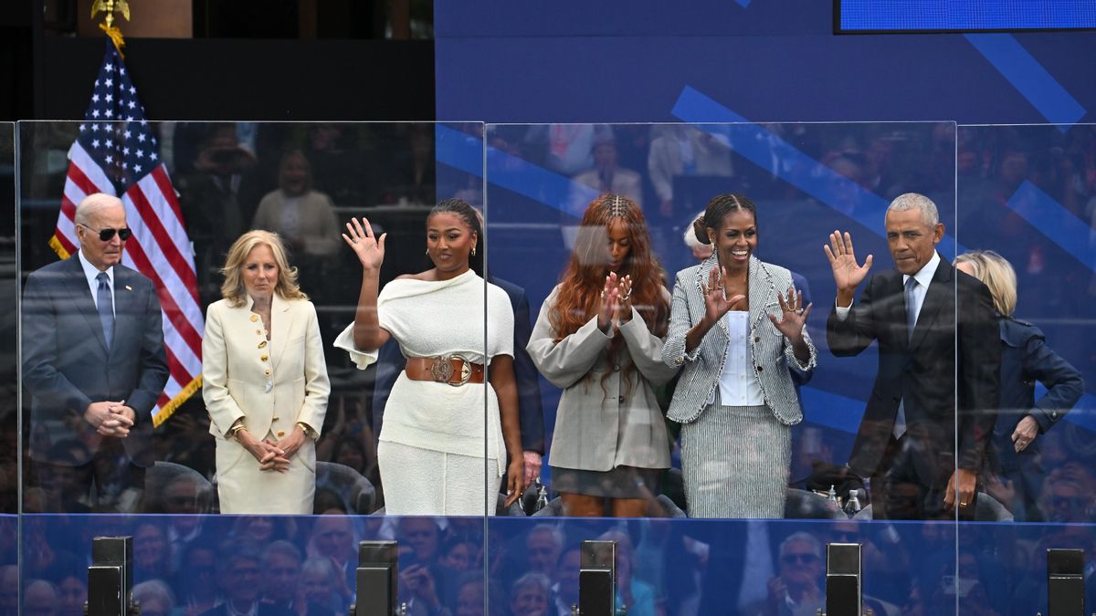 Los Obama, Malia, Sasha, Michelle y Barack, junto a Joe y Jill Biden.