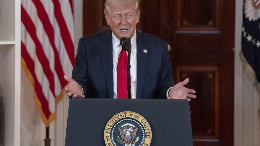 Trump busca expulsar a inmigrantes con antecedentes penales a Ruanda y Libia