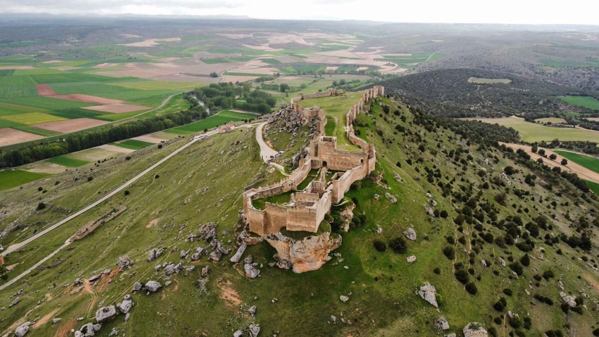 El castillo de Gormaz, en las alturas.
