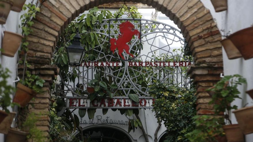 La plantilla de El Caballo Rojo baraja ir a la huelga tras un nuevo retraso en el pago de los salarios