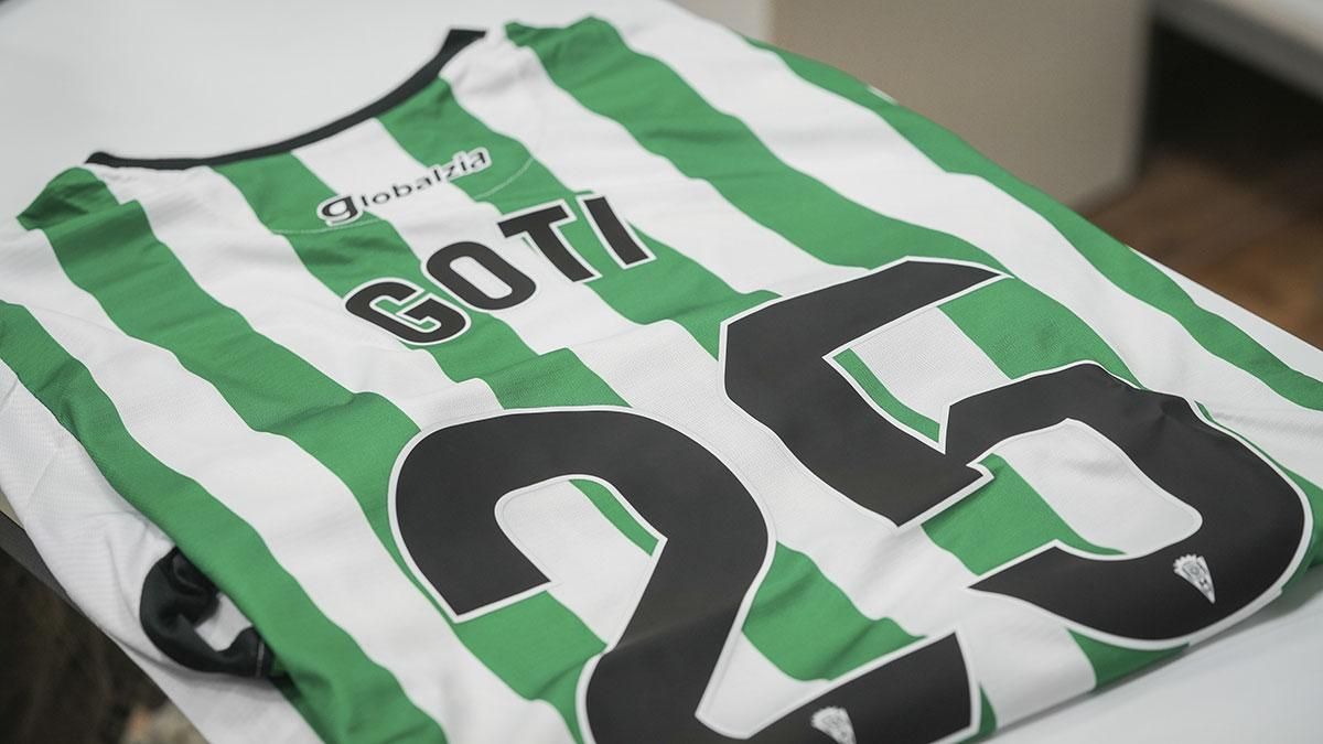 Presentación de Goti como nuevo jugador del Córdoba CF