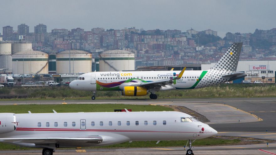 Aviones en el aeropuerto Seve Ballesteros.