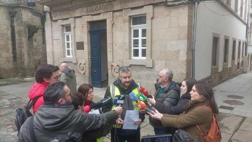 Ecoloxistas en Acción demanda a la empresa propietaria y al capitán del barco que perdió los pellets de plástico