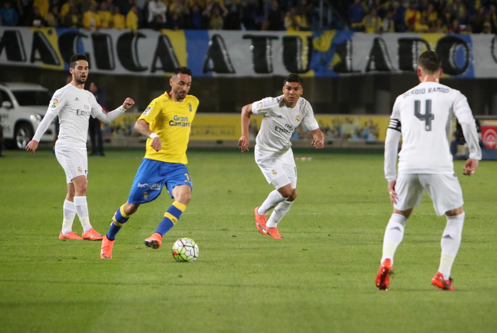 Imágenes del partido entre la UD Las Palmas y el Real Madrid en el Estadio de Gran Canaria. (Alejandro Ramos).