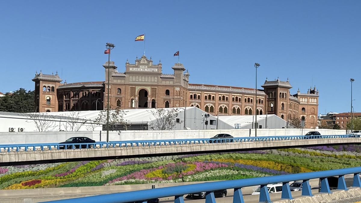 Recreación de los jardines verticales junto a las instalaciones de Metro en Ventas