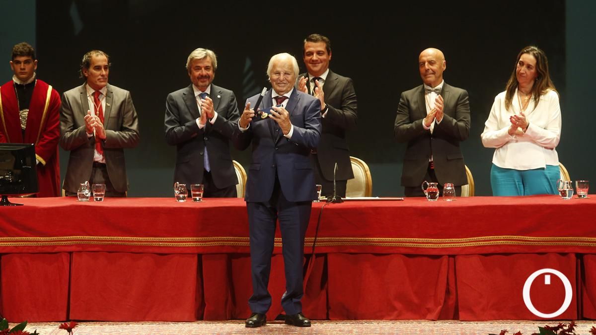 Acto de entrega de las Medallas de la Ciudad concedidas por el Ayuntamiento de Córdoba