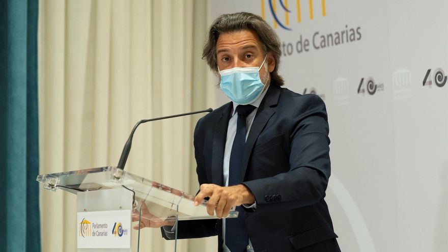 El presidente del Parlamento canario hace balance de la actividad legislativa en la Cámara antes del cierre estival
