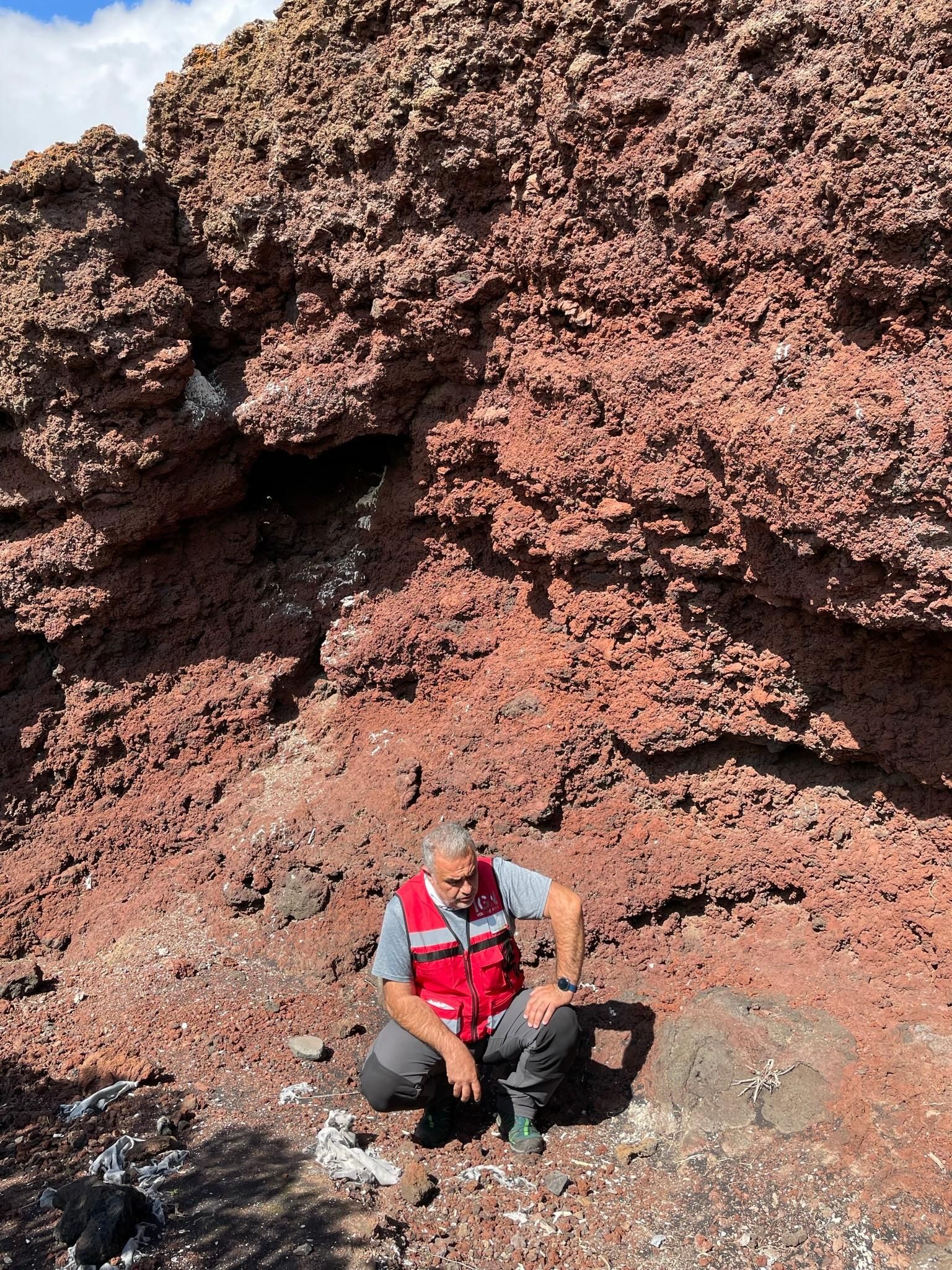 Stavros Meletlidis en el yacimiento de La Cucaracha. Foto: JORGE PAIS