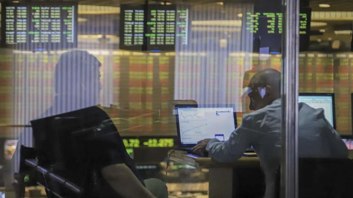 El riesgo país perforó los 500 puntos y alcanzó su nivel más bajo desde enero