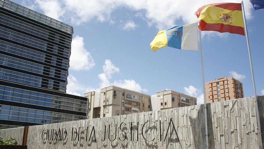 La Fiscalía denuncia a cuatro empresarios por delito fiscal en contratos de material sanitario en Canarias