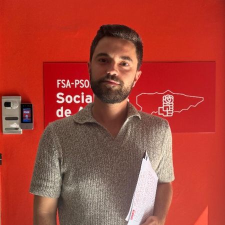 Sergio Llera, en la sede de la FSA-PSOE, en Oviedo/Uviéu. 