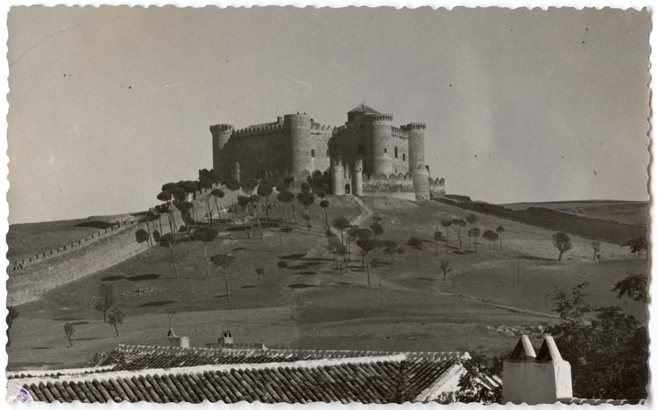 Panorámica del Castillo de Belmonte (Cuenca). Fondo Los Legados de la Tierra. Archivo de la Imagen de Castilla-la Mancha