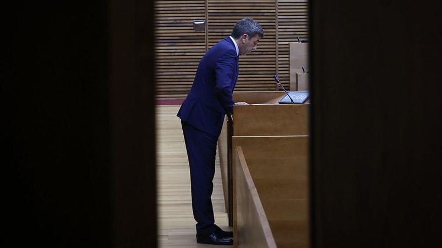 El presidente valenciano renuncia en su programa a exigir al Gobierno la quita de la deuda histórica